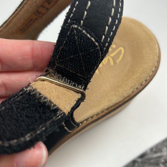 EUC CLARKS Aisley Tulip Wedge Sandal in Black 9.5 - Picture 7 of 10